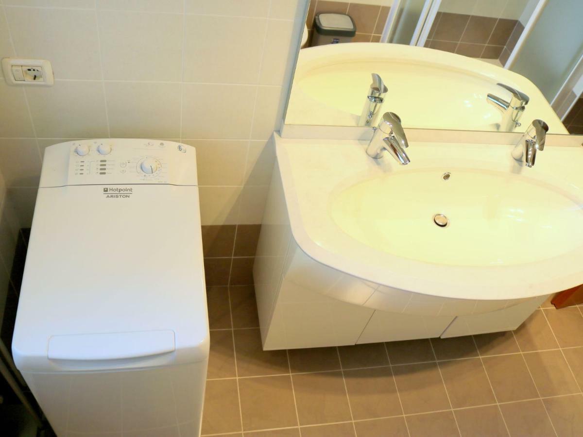 Small Residence Of Only 18 Apartments With Swimming Pool Lazise Luaran gambar