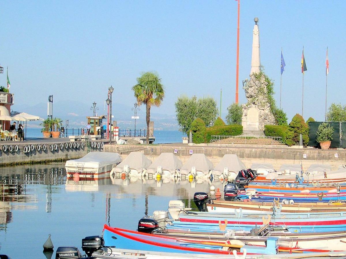Small Residence Of Only 18 Apartments With Swimming Pool Lazise Luaran gambar