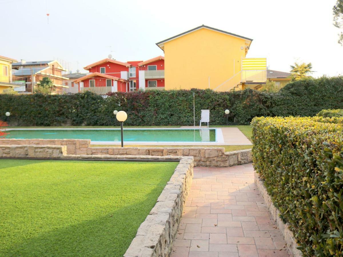 Small Residence Of Only 18 Apartments With Swimming Pool Lazise Luaran gambar