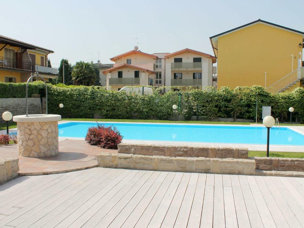 Small Residence Of Only 18 Apartments With Swimming Pool Lazise Luaran gambar