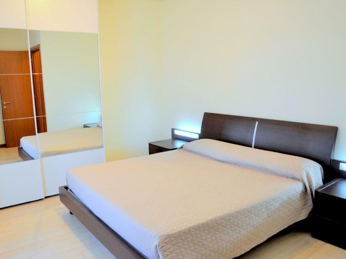 Small Residence Of Only 18 Apartments With Swimming Pool Lazise Luaran gambar